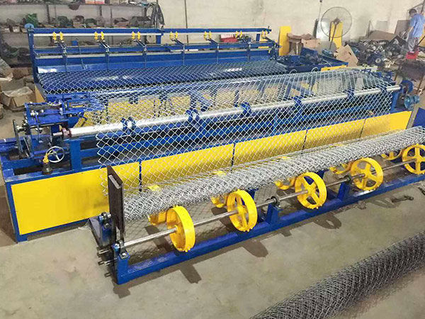 綠化勾花圍欄網(wǎng)圖片4